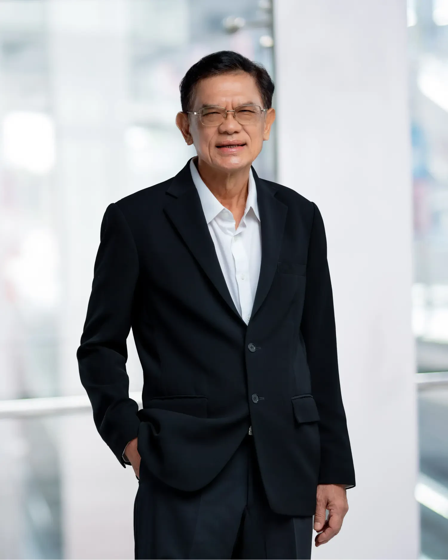 Mr. Prapas Vichakul